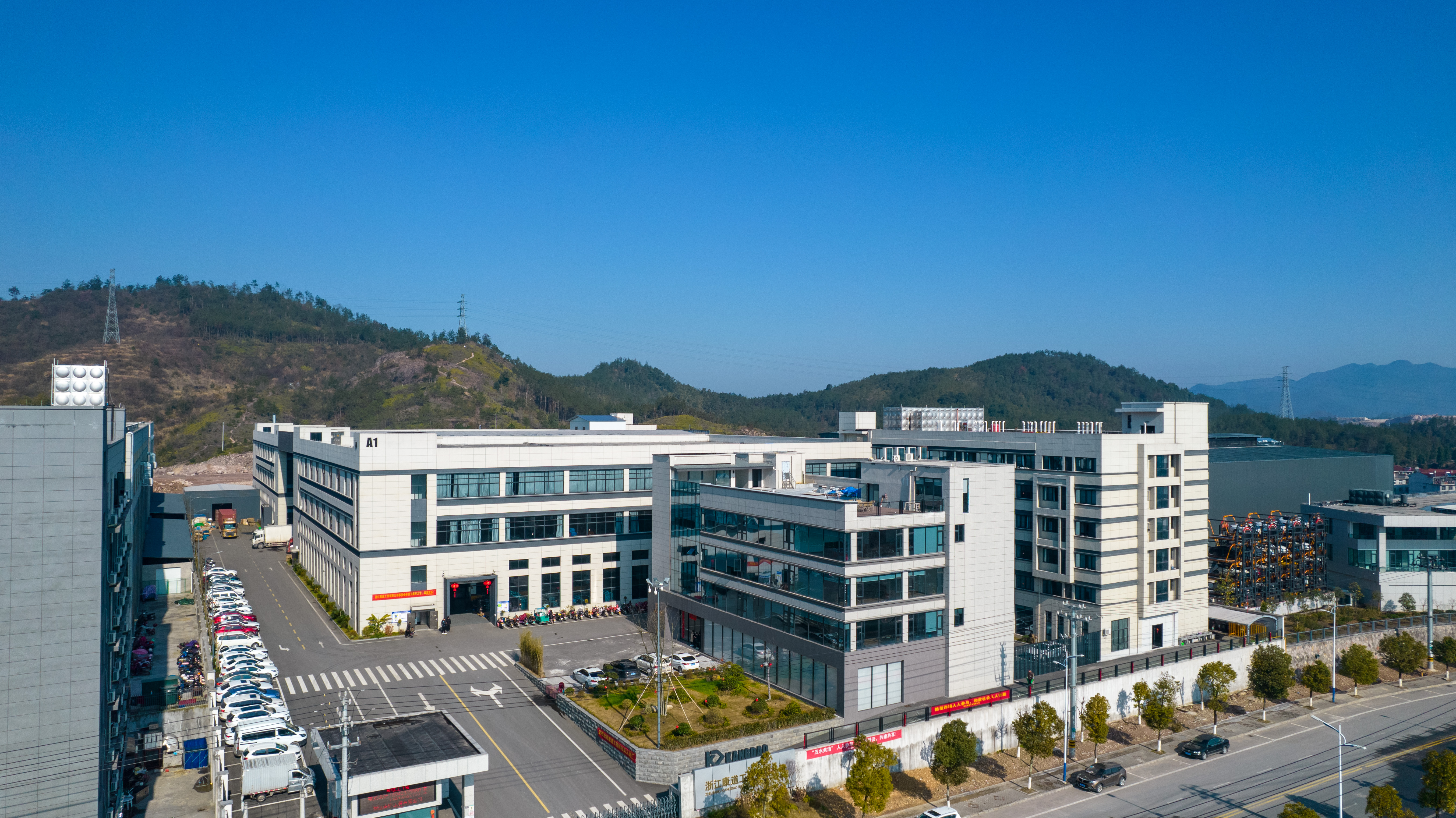 Zhejiang Kangdao Industrial and Trade Co., Ltd. – maceta de cerámica 1
