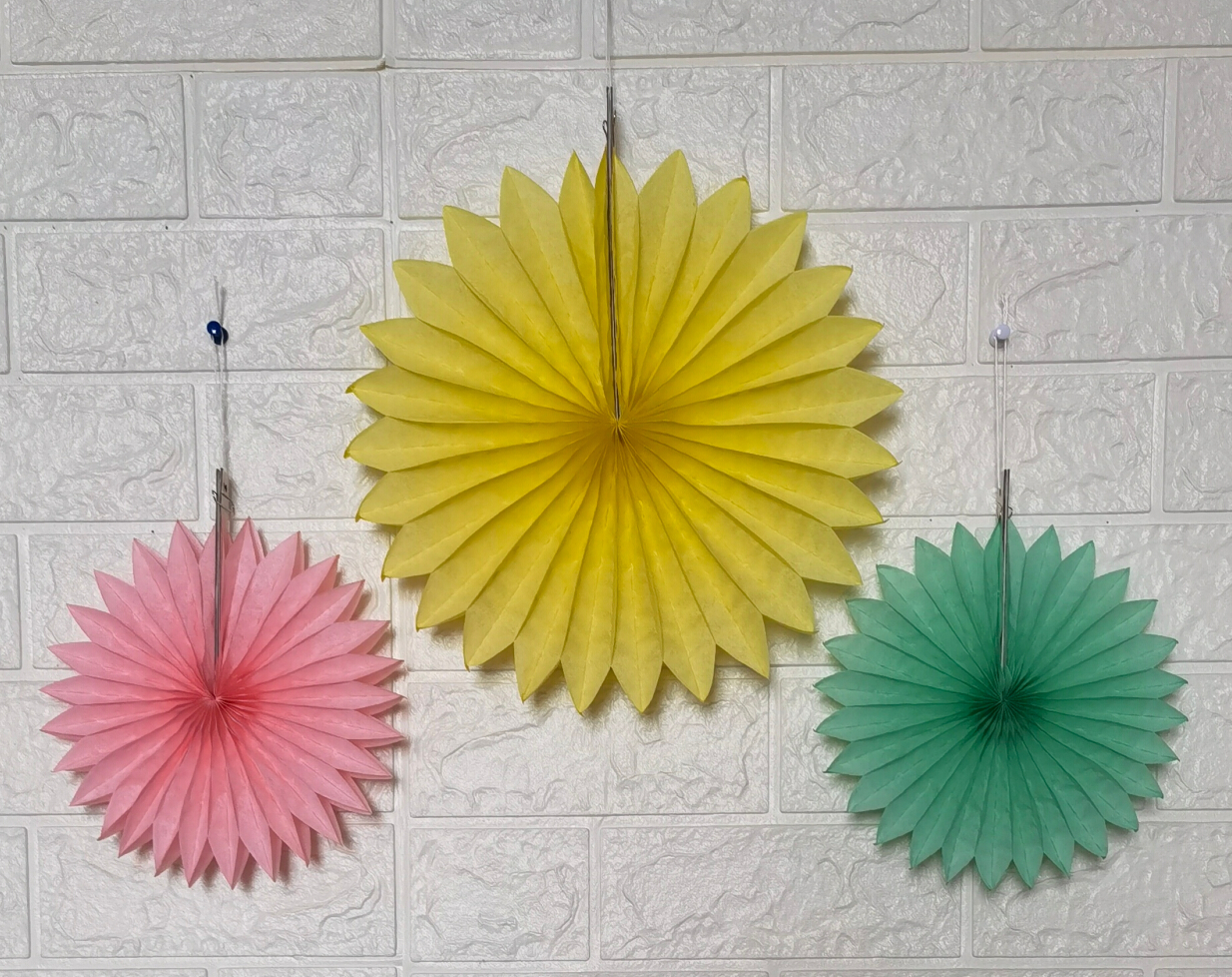Tissue fans, paper fans