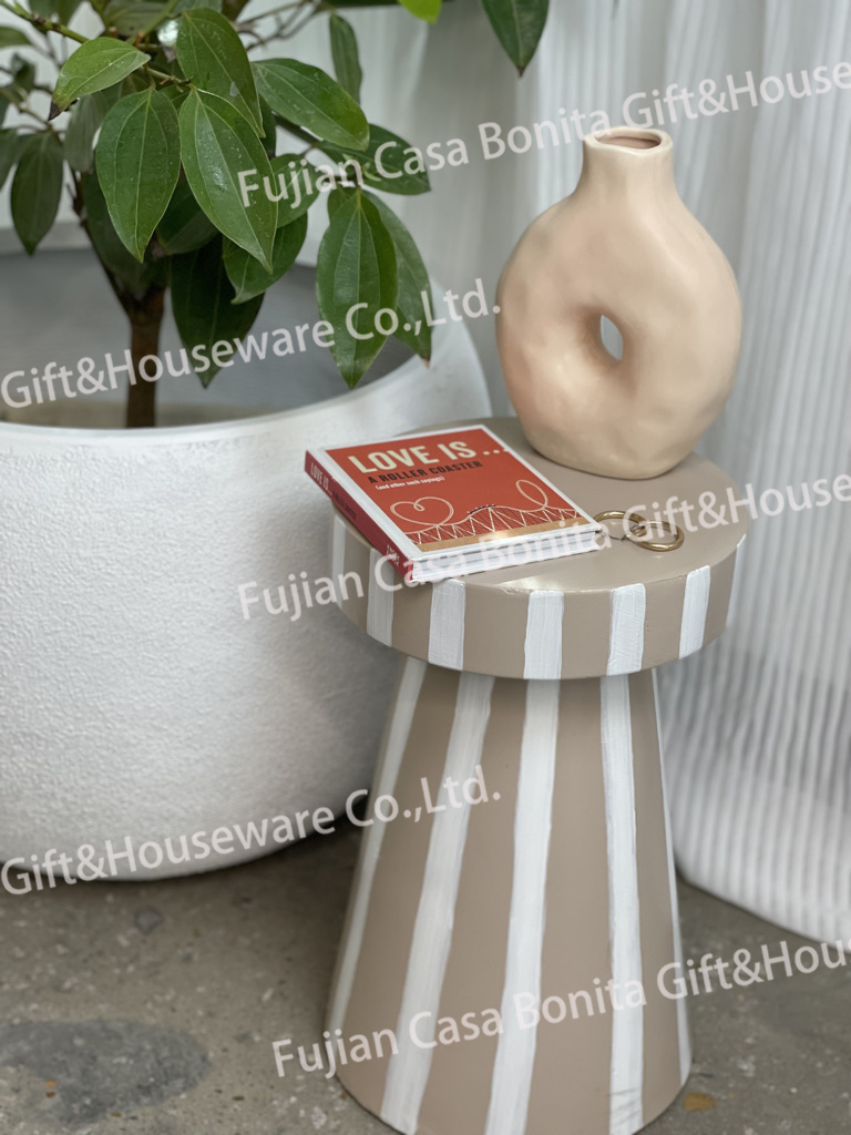 Northern Europe contracted wind vase decoration