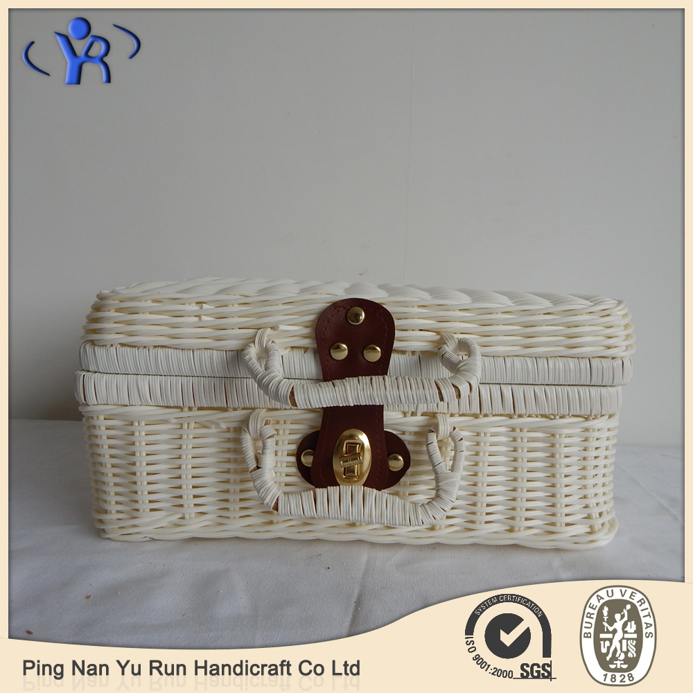 poly rattan picnic basket