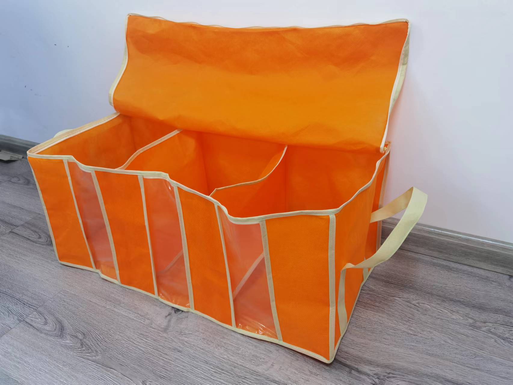 Clothing and bedding storage bag