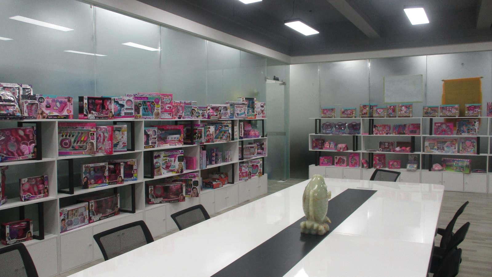 Shantou Huaqin Trading Co., Ltd. – friction vehicle toys 2
