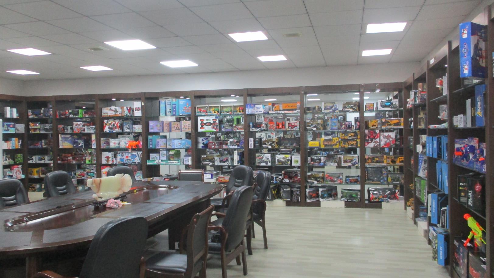Shantou Huaqin Trading Co., Ltd. – die-cast vehicle toys 3