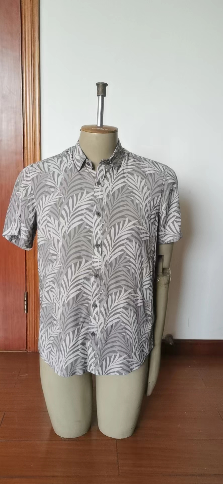 men's shirt