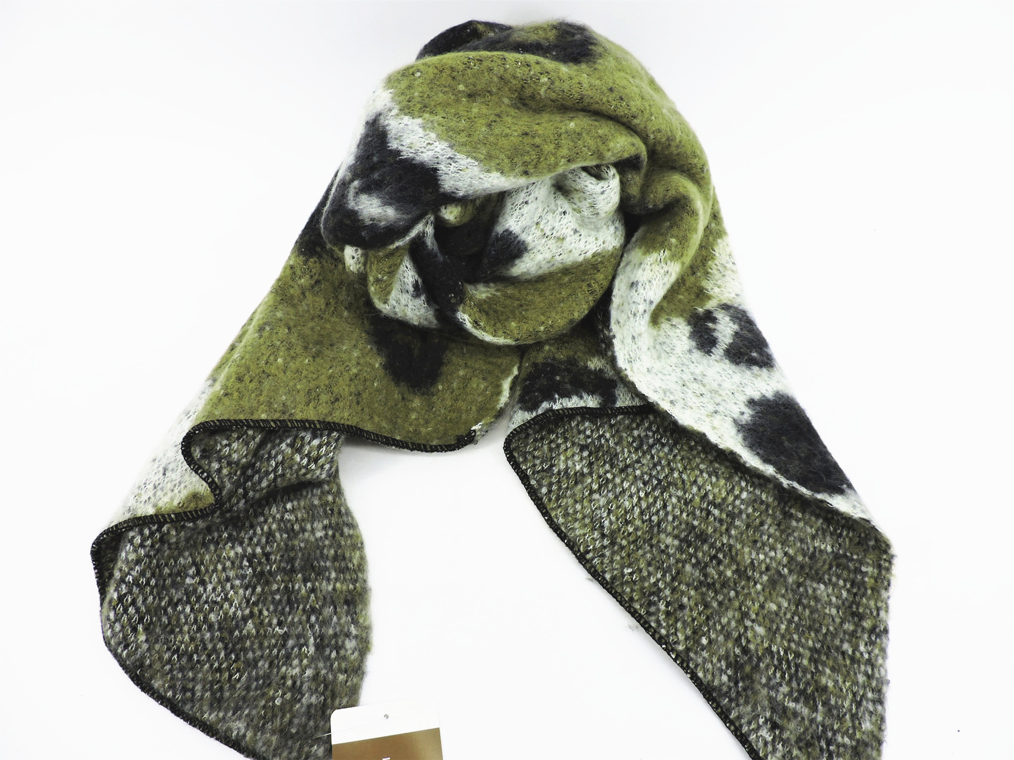 Knitted scarf