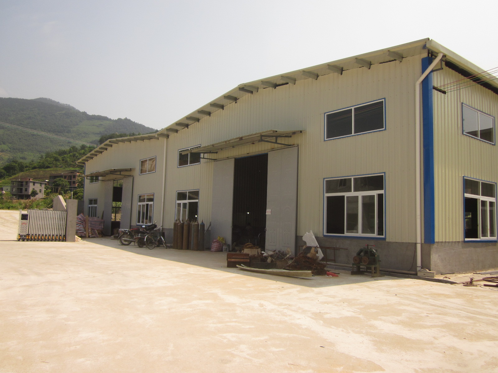 Fuzhou Yibai Crafts Co., Ltd. – wooden mirror frame 2