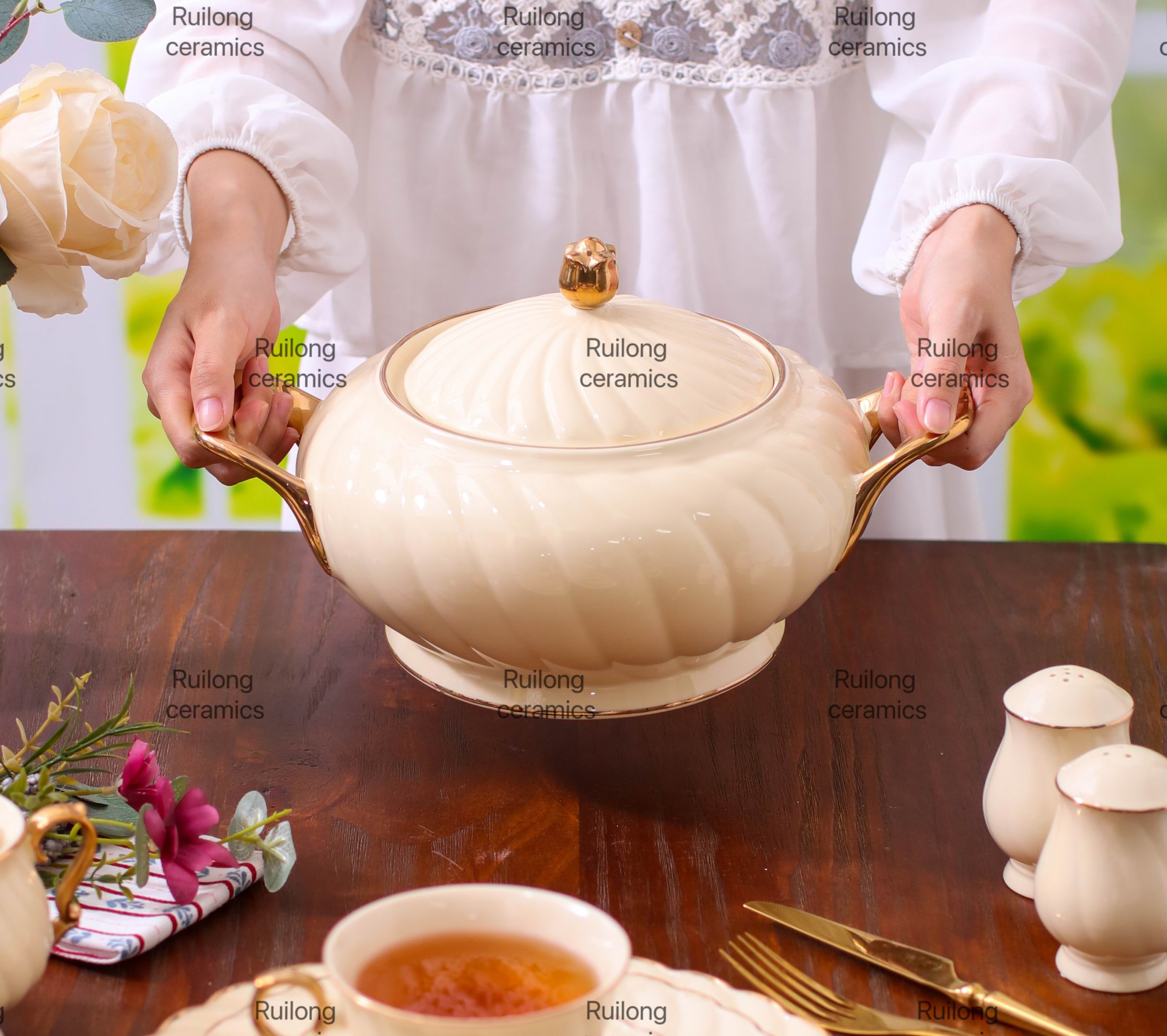 Soup tureen for Autumn color chrysanthemum pattern sunshine youth breath porcelain series