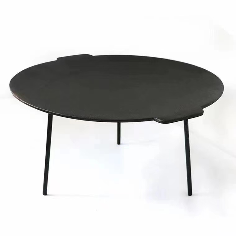 Cast iron griddle pan with 3 legs