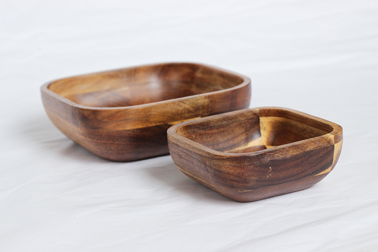 Acacia wood bowl