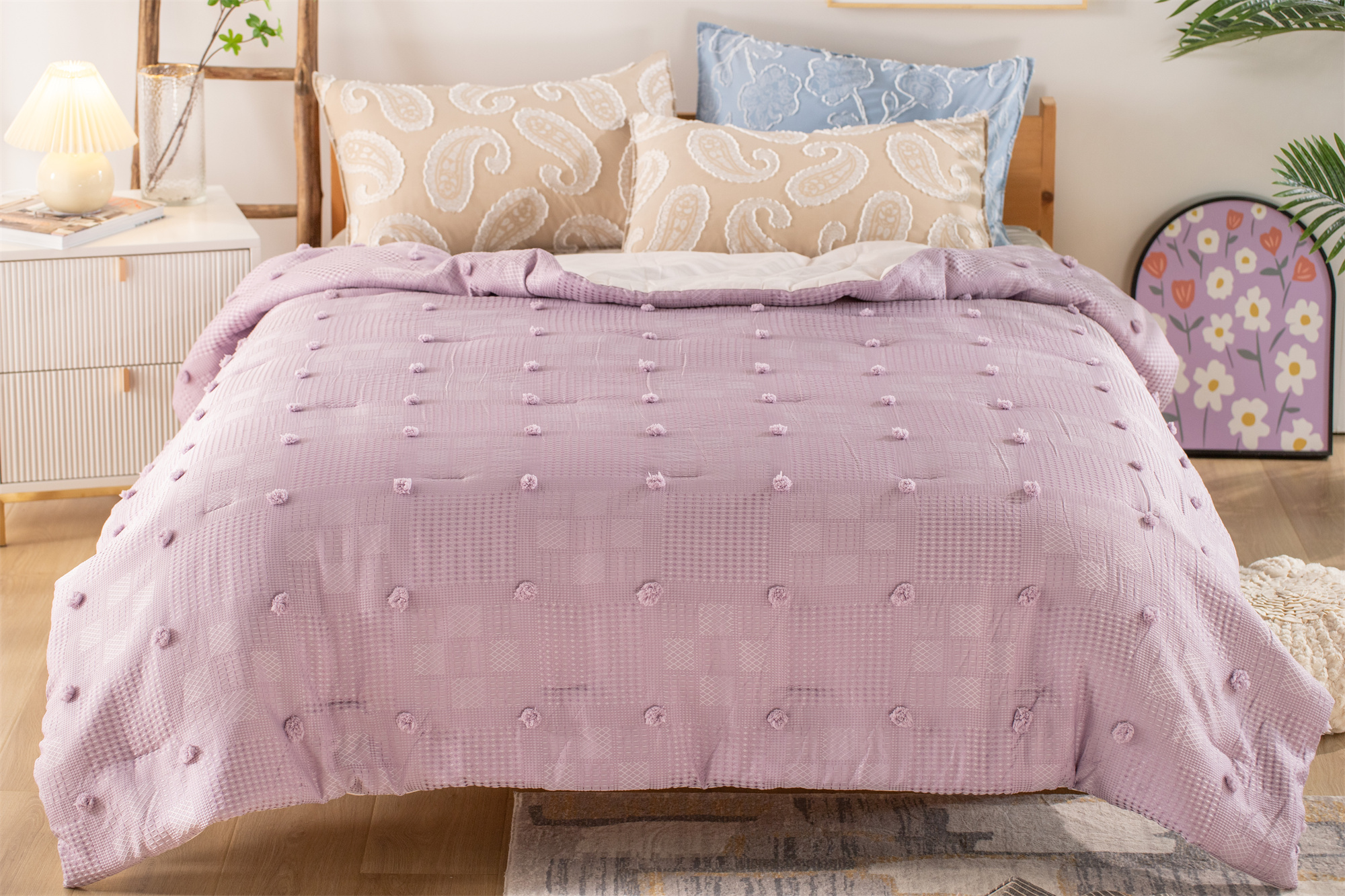 Clipped jacquard quilt