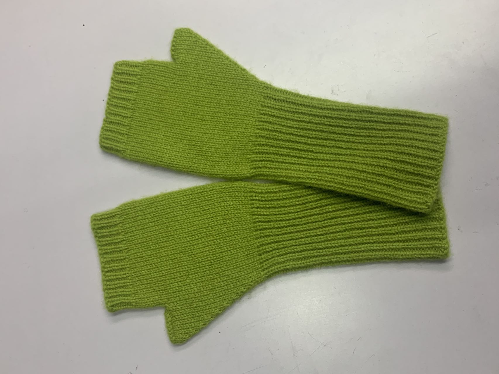 Knitted Gloves