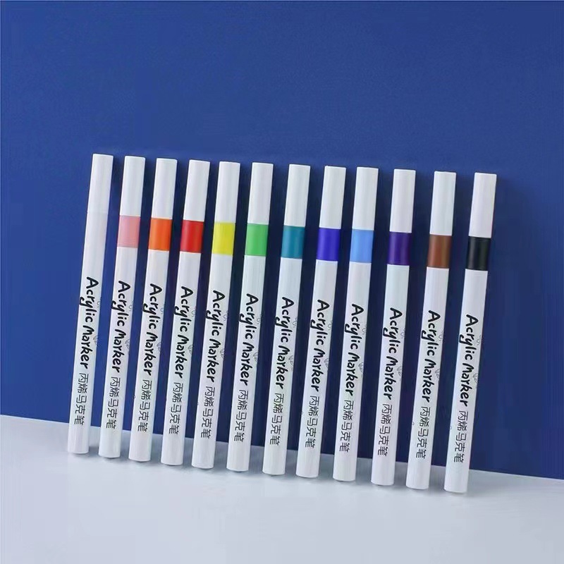 Acrylic paint marker