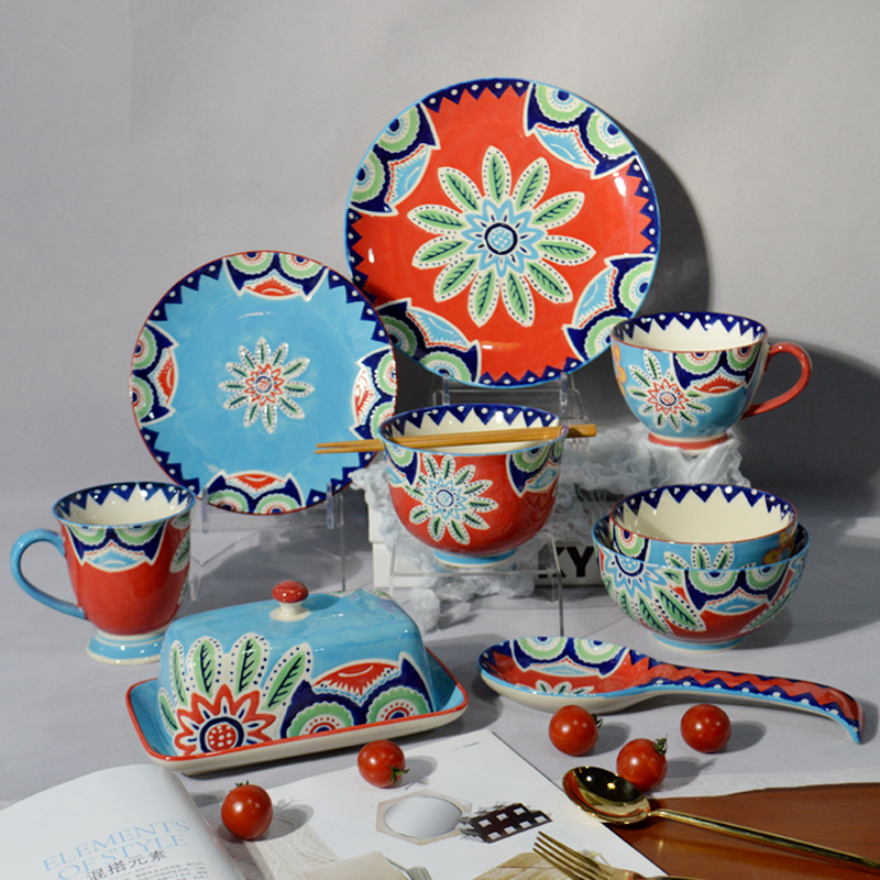 Porcelain dinner set,