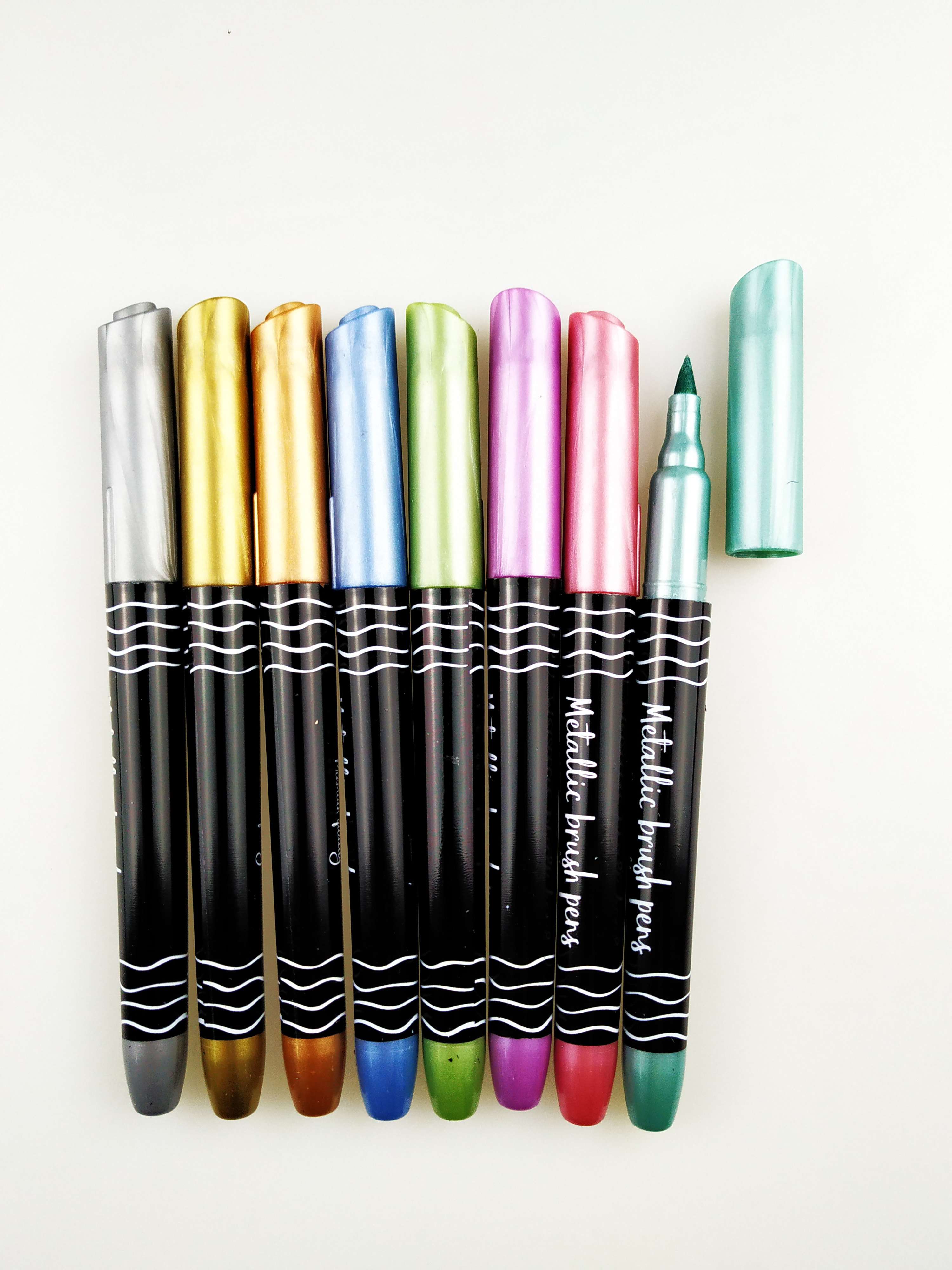Metallic marker pen
