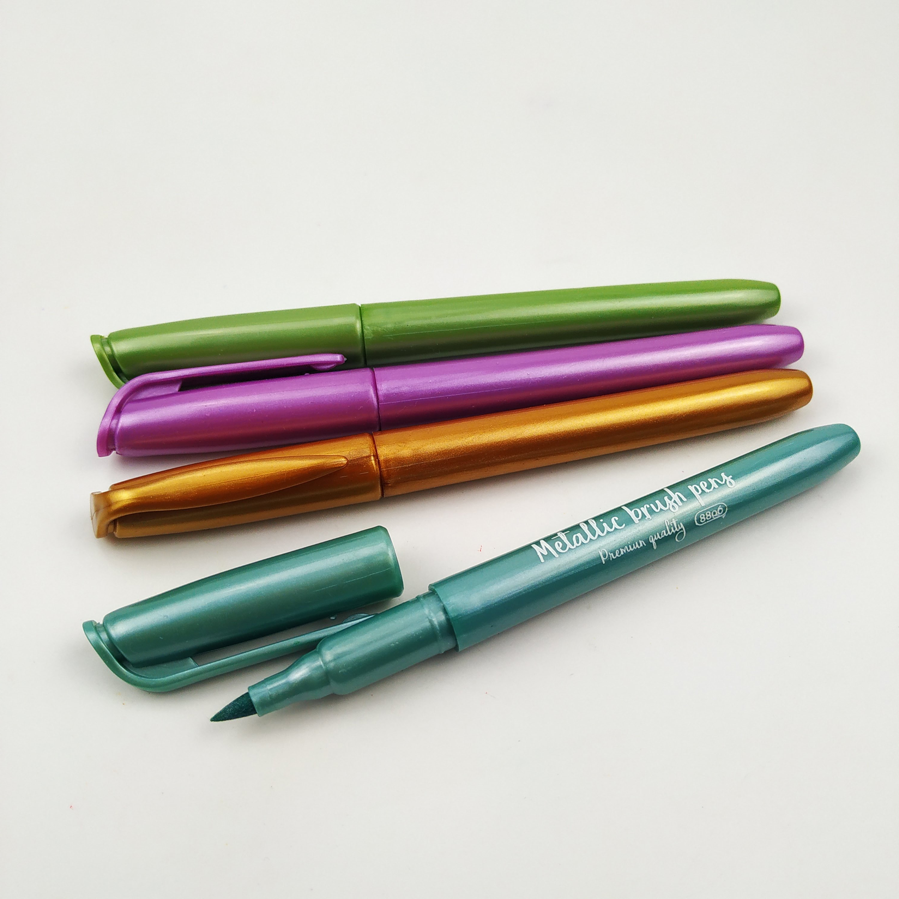 Metallic marker pen