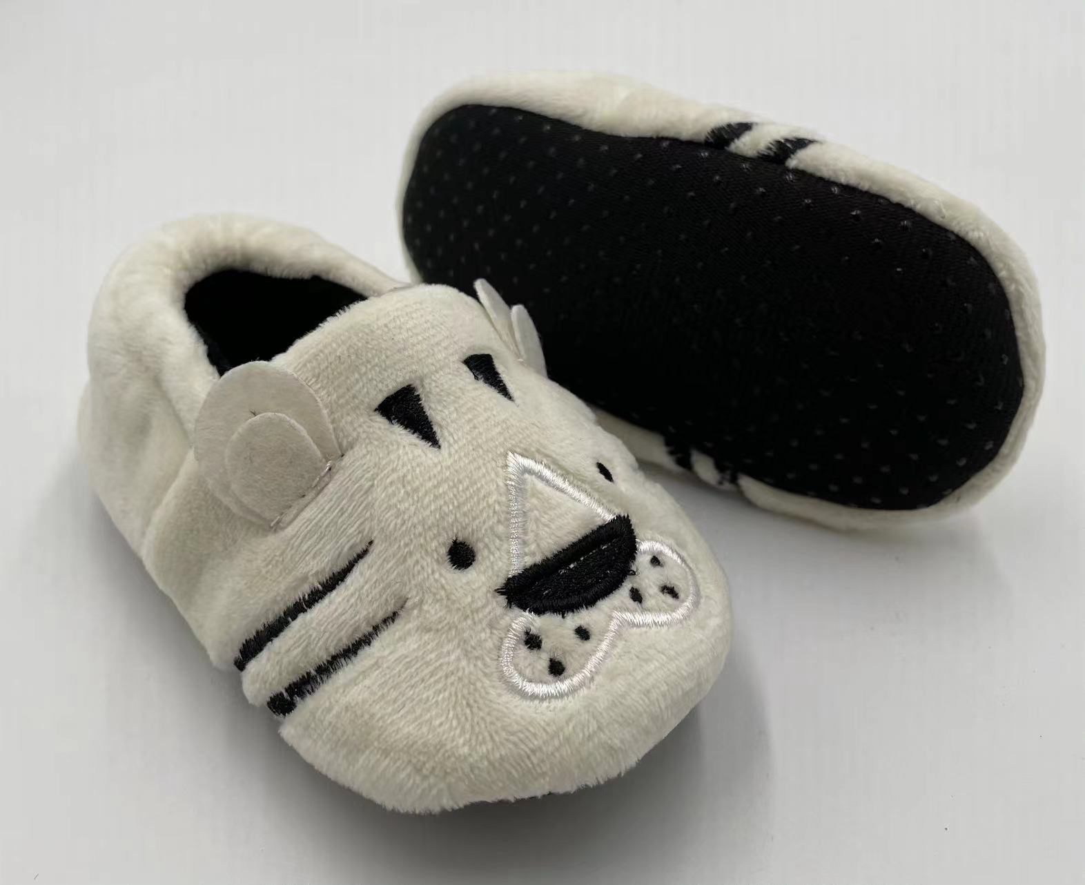 LE22111 home soft warm slippers