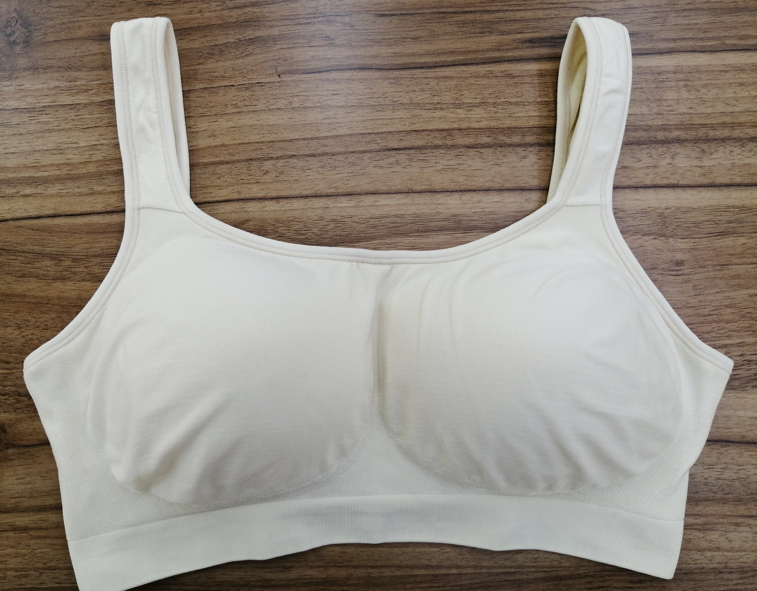 Seamless one-piece bra