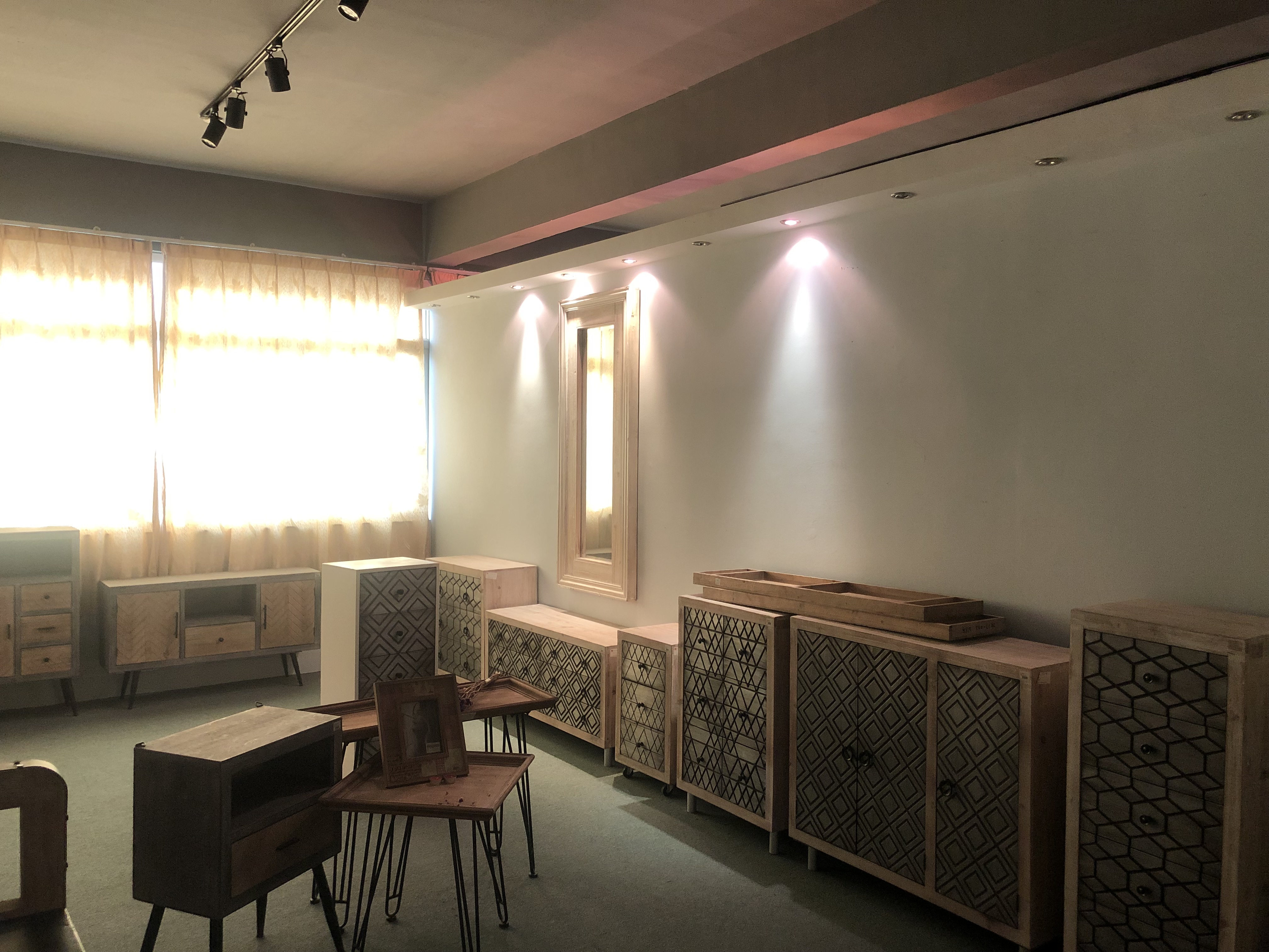 Minhou Minwang Crafts Co., Ltd. – wooden wine cabinets 2