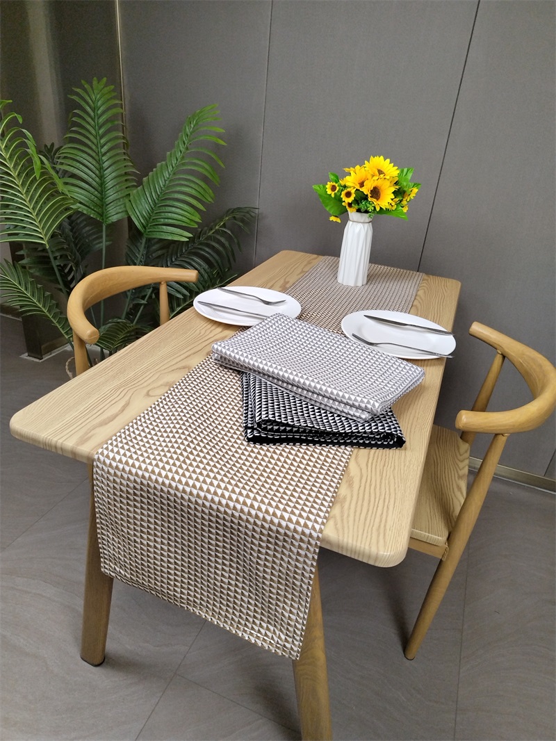 70%polyester And 30%bright Yarn Table Runner