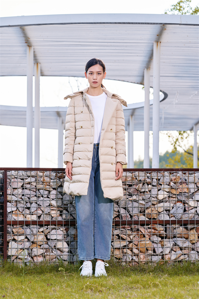 Long hooded down jacket