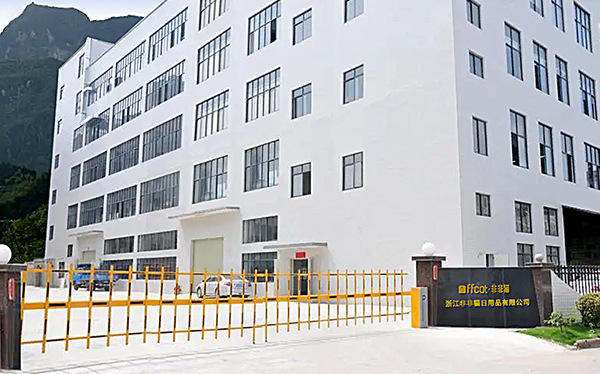 Zhejiang Chuanpin He Brand Operation Management Co., Ltd. – Trash cans 1