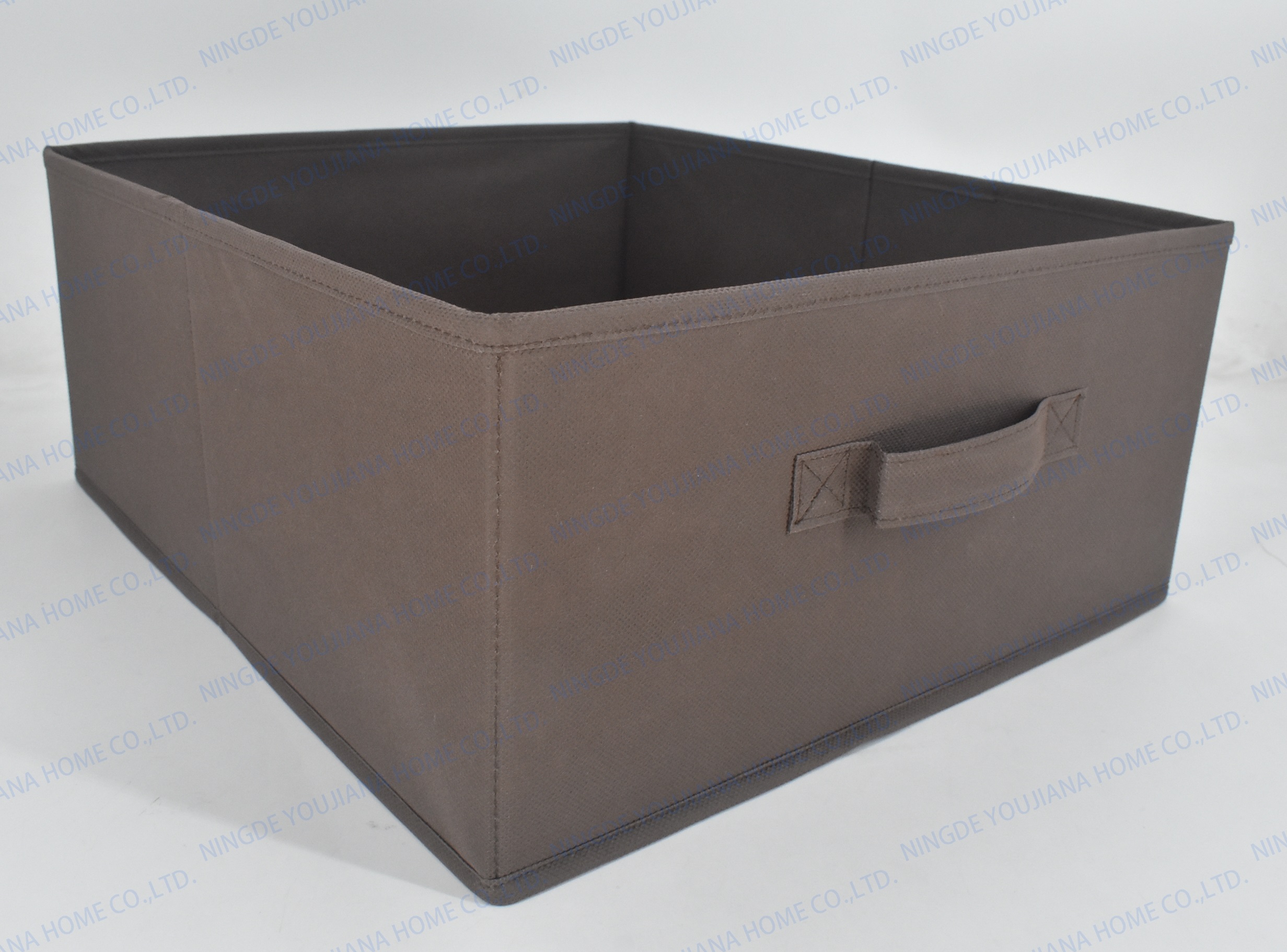 Collapsible storage box