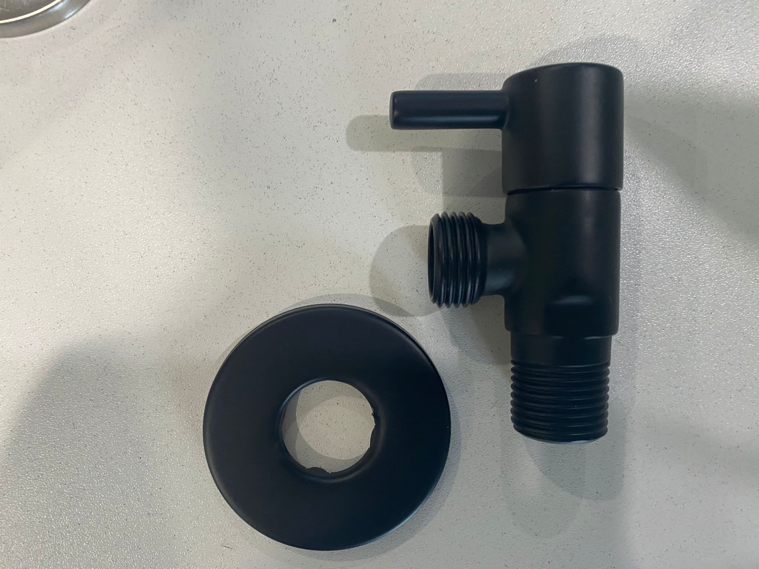 Ceramic angle valves