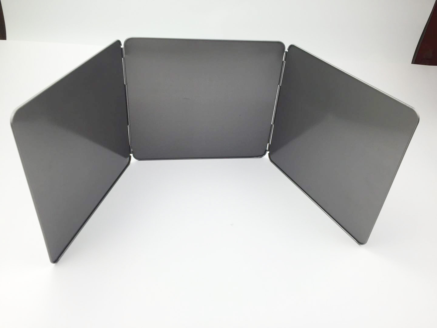 Non-stick splatter shield