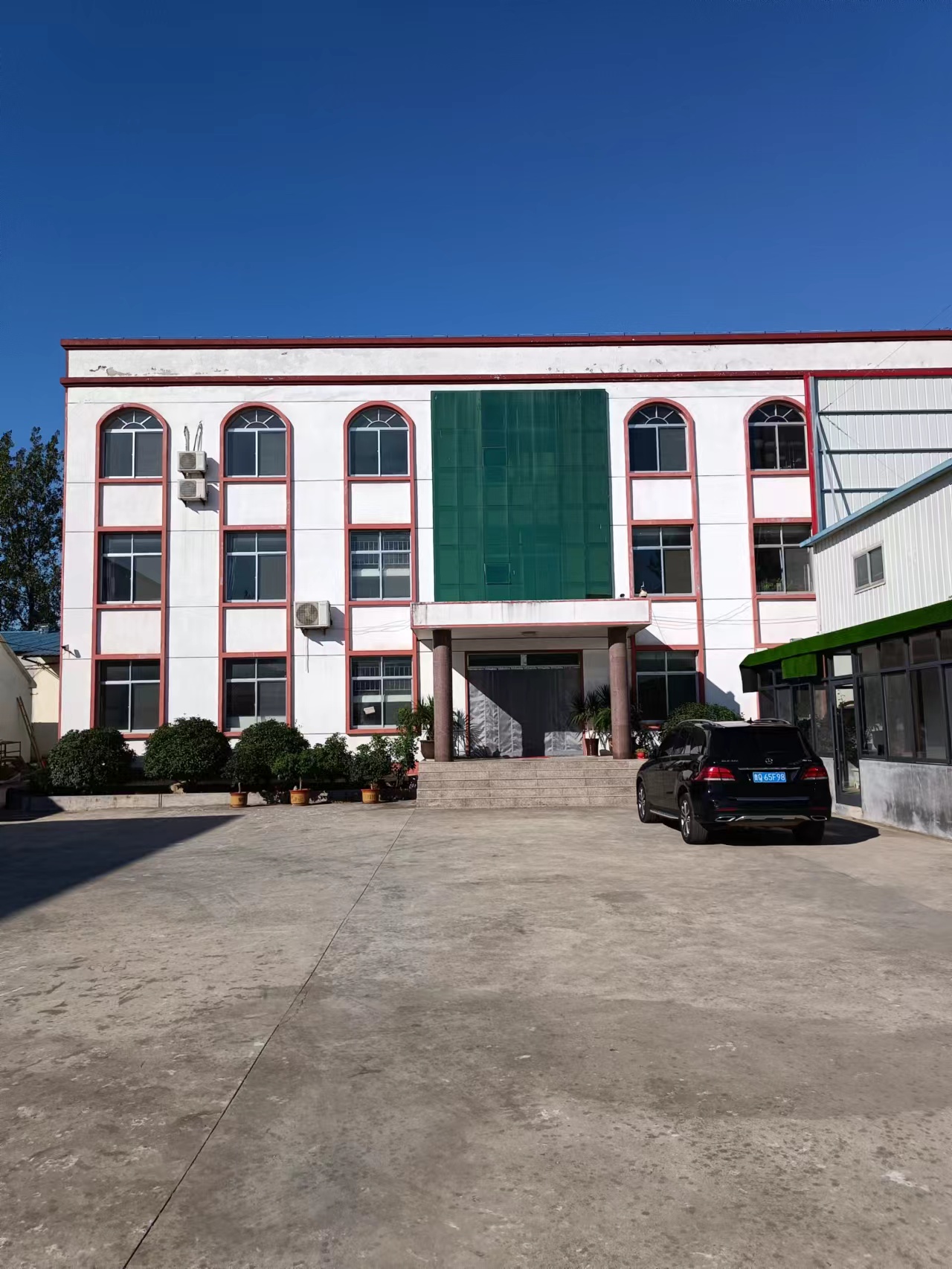 Linxu County Hongjie Handicrafts Co., Ltd. – Iron Gardening Supplies 1