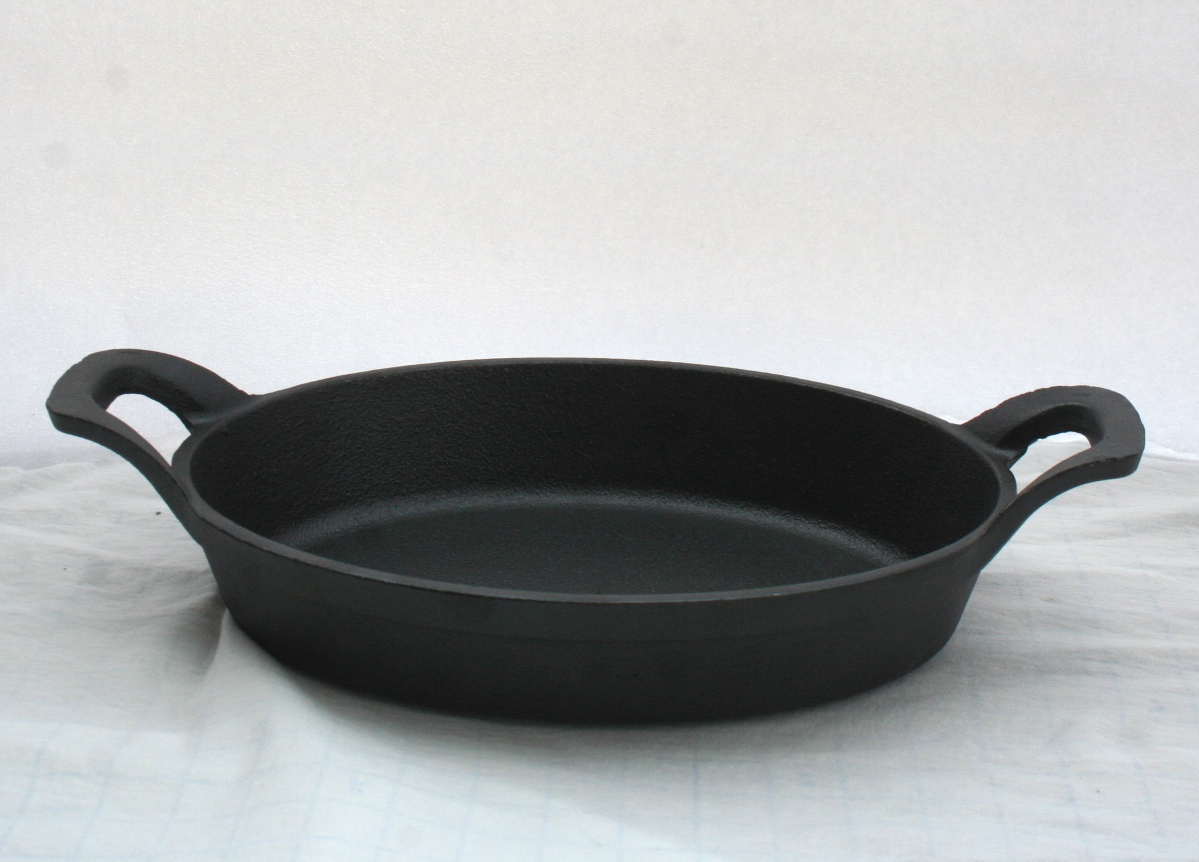 Cast iron oval dish pan