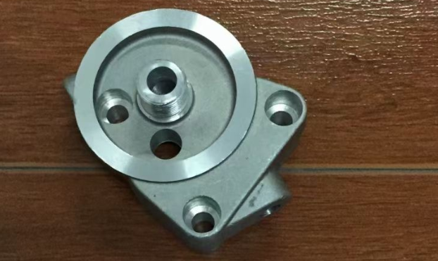 Engine part oil filter base is applicable to Toyota 4Y 491Q BYD FO JANBEI 4G20D4 4G22D4