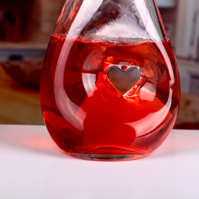 Hand Blown Lead-free Clear Crystal Glass Wine Decanter Glass With Heart Shaped Hole