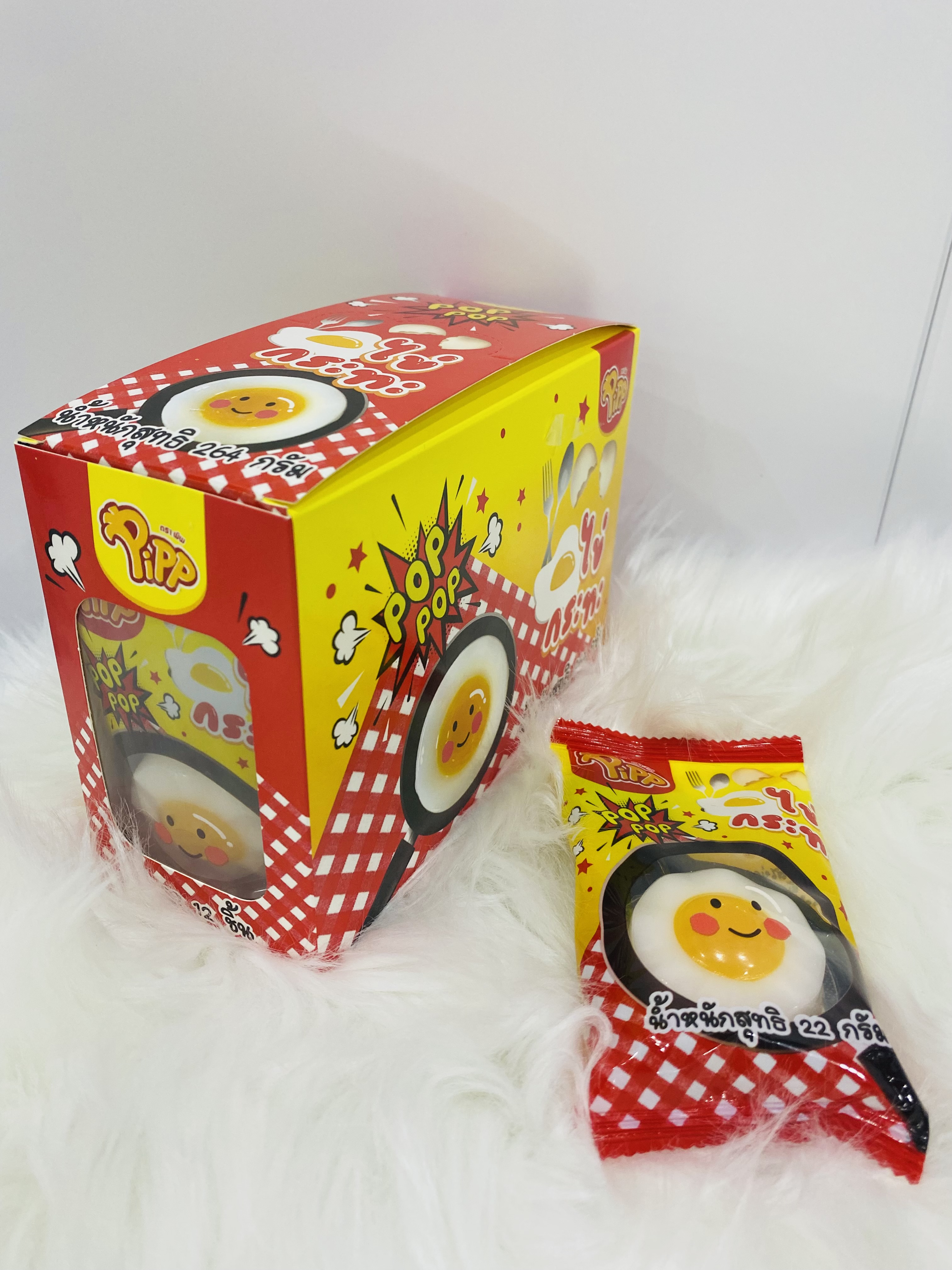 Plastic fried egg toys with poping candie jellys