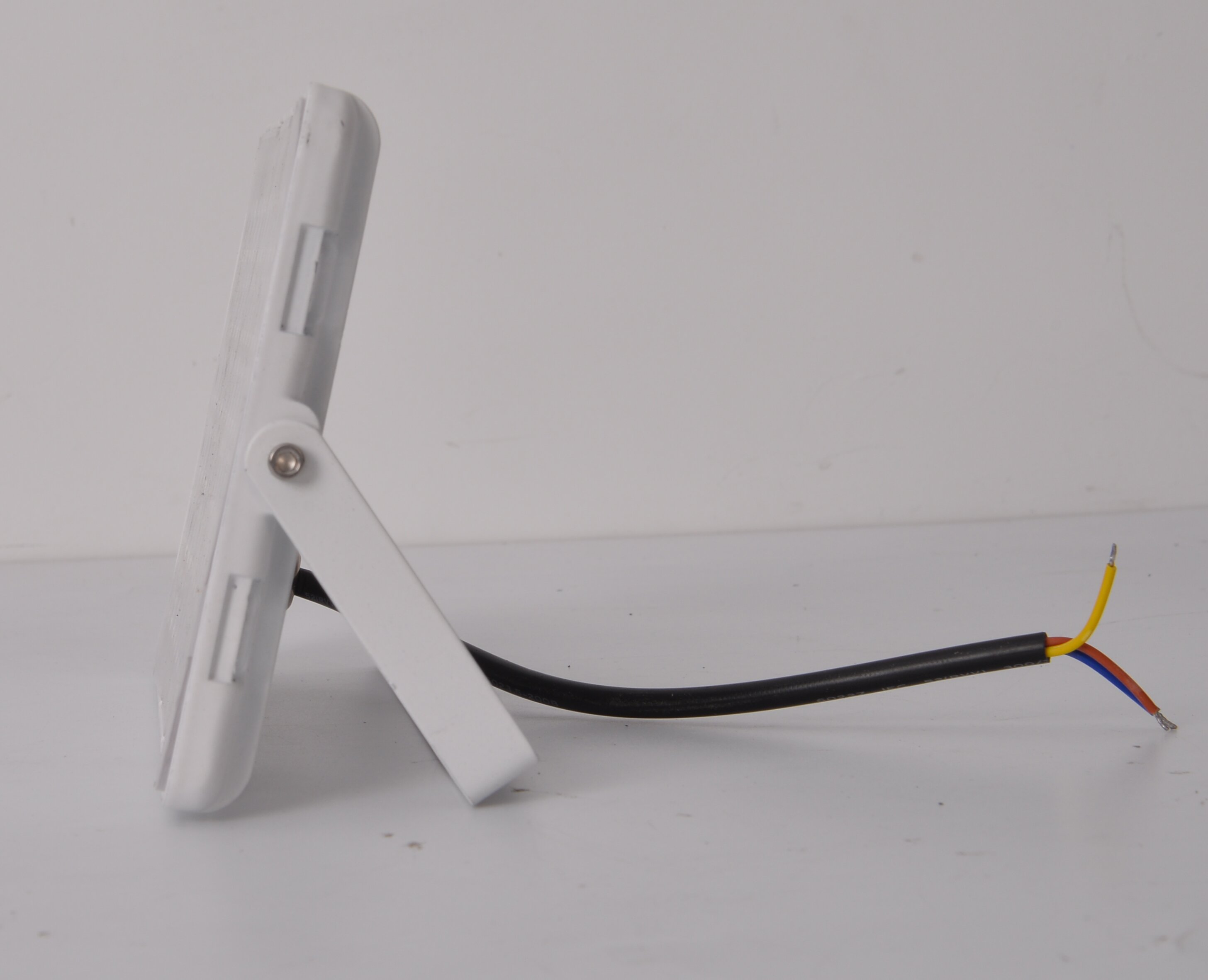 QINGHAI XIFU BAIHONG PHOTOELECTRICITY CO.,LTD – tubo fluorescente 2