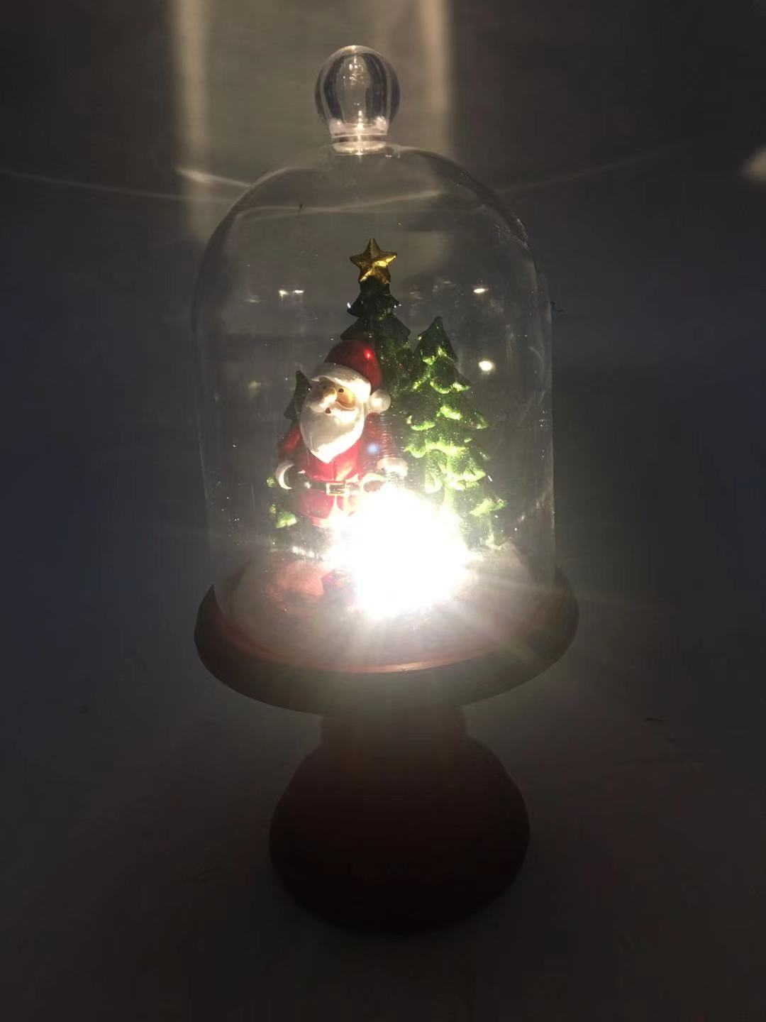 Christmas resin deicoration with light
