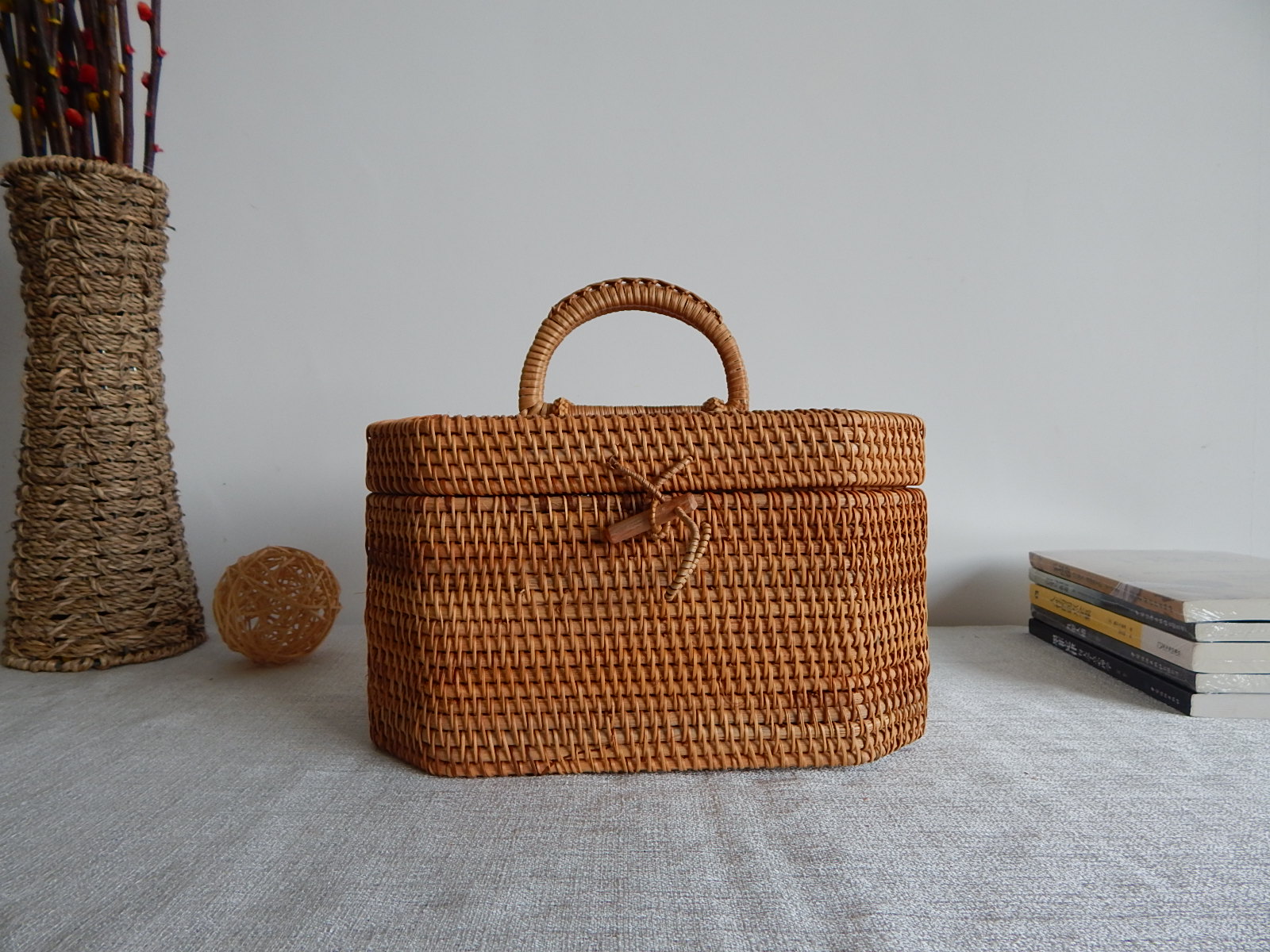 Poly rattan picnic basket