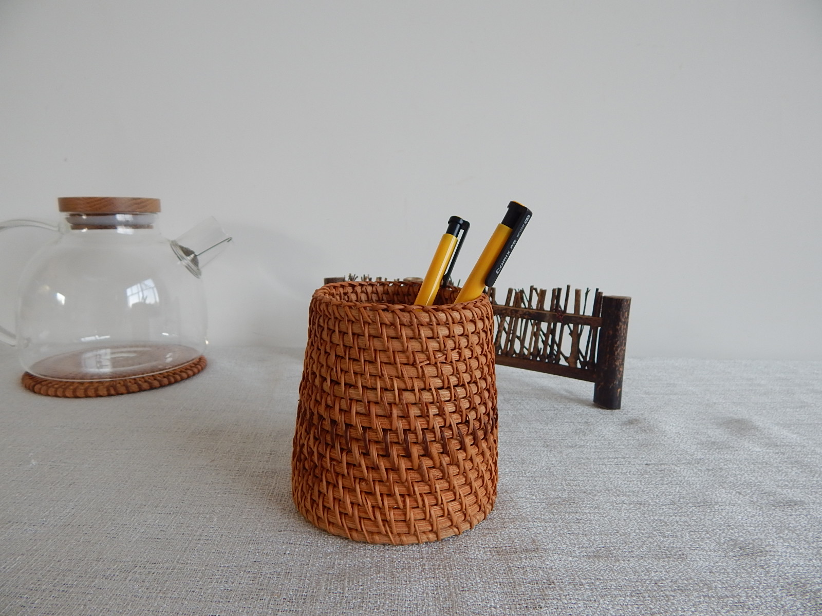 Vietnam rattan pen holder