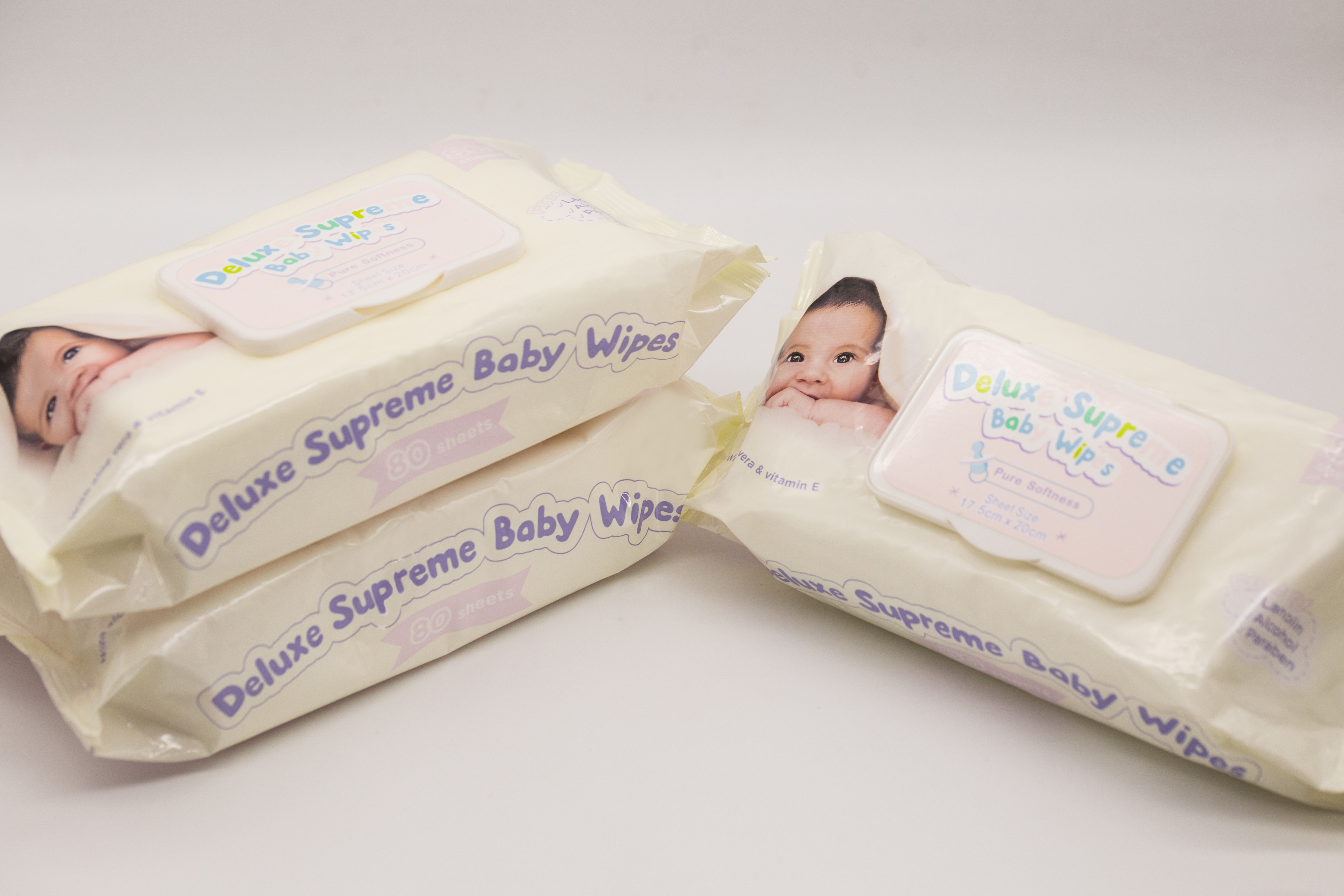 Deluxe Supreme Baby Wipes with Aloe Vera & Vitamin E, Alcohol Paraben Free, Flip-Top Pack, 80 Count