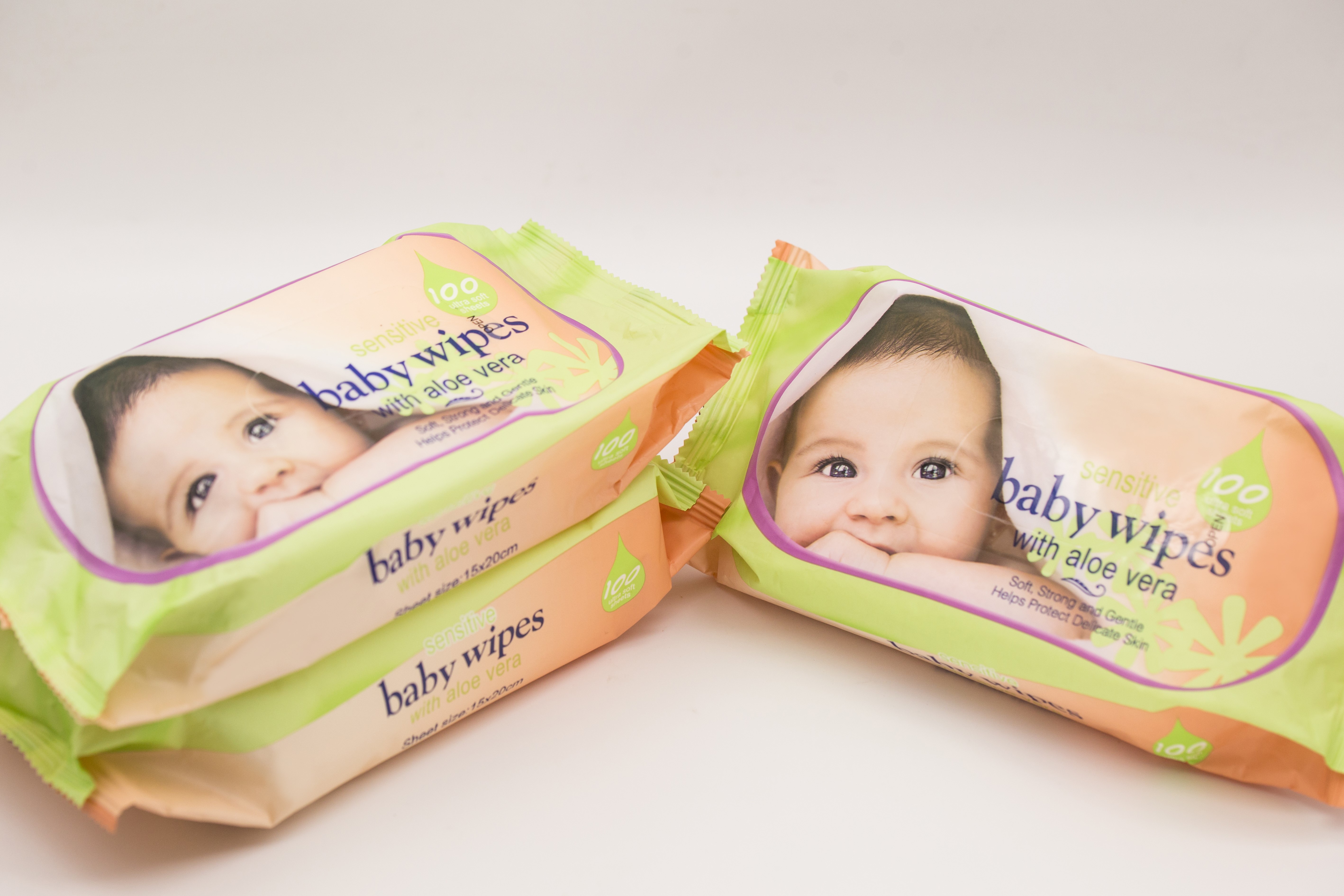 Sensitive Baby Wet Wipes with Aloe Vera, Gentle Formula, Alcohol Free, Wet Lock Seal, 100 Count
