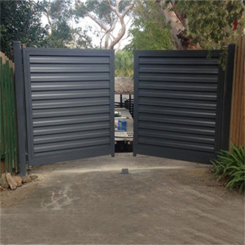 Driveway gate aluminum gate