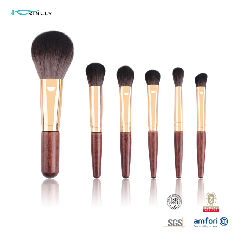 Makeup Brush Set With Soft Synthetic Hair And Plastic Handle