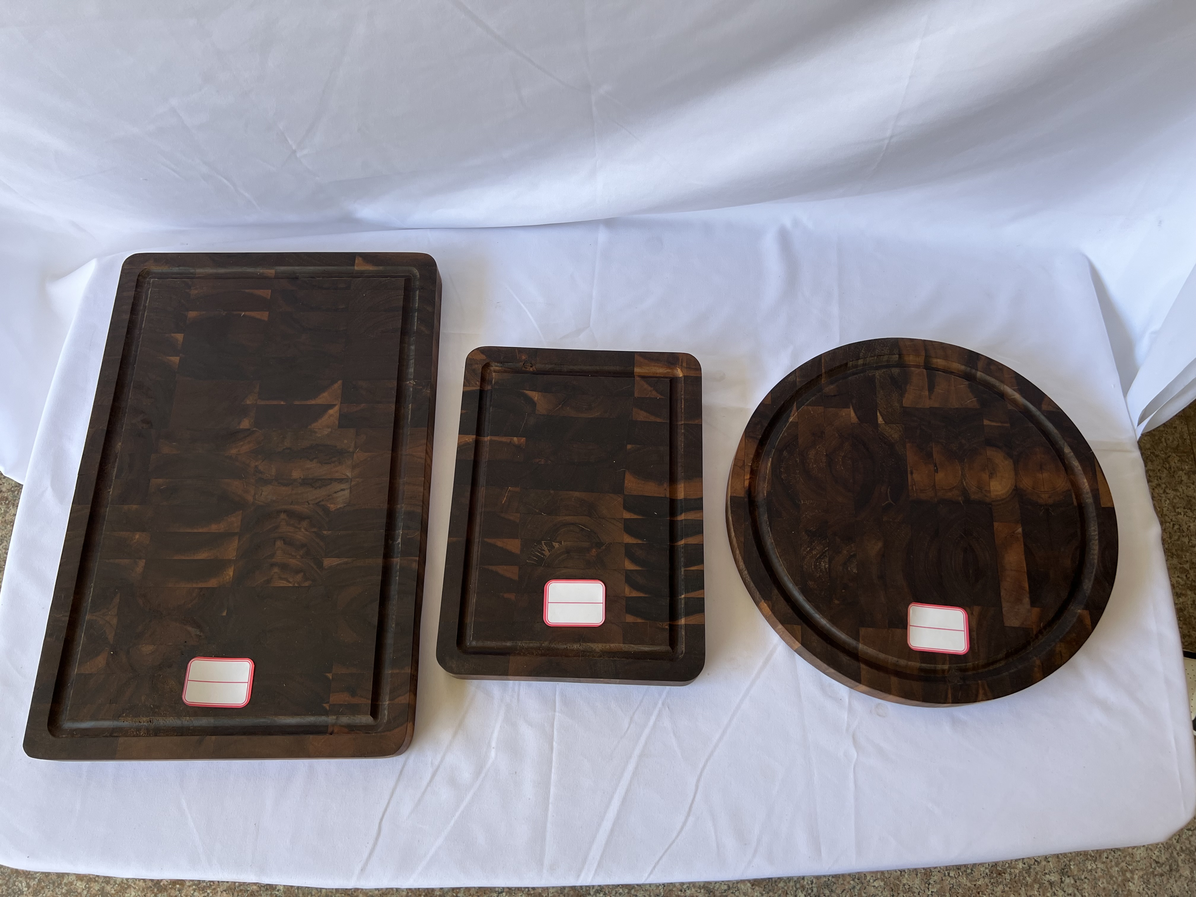 Carbonized acacia wood chopping board
