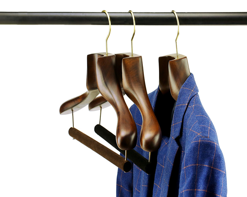 Guilin Inspring wood suit hanger wooden hangers wholesale with velvet flock pant bar