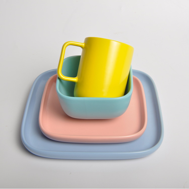 16 Pieces Ceramics Dinnerware Sets in the color of Macaron