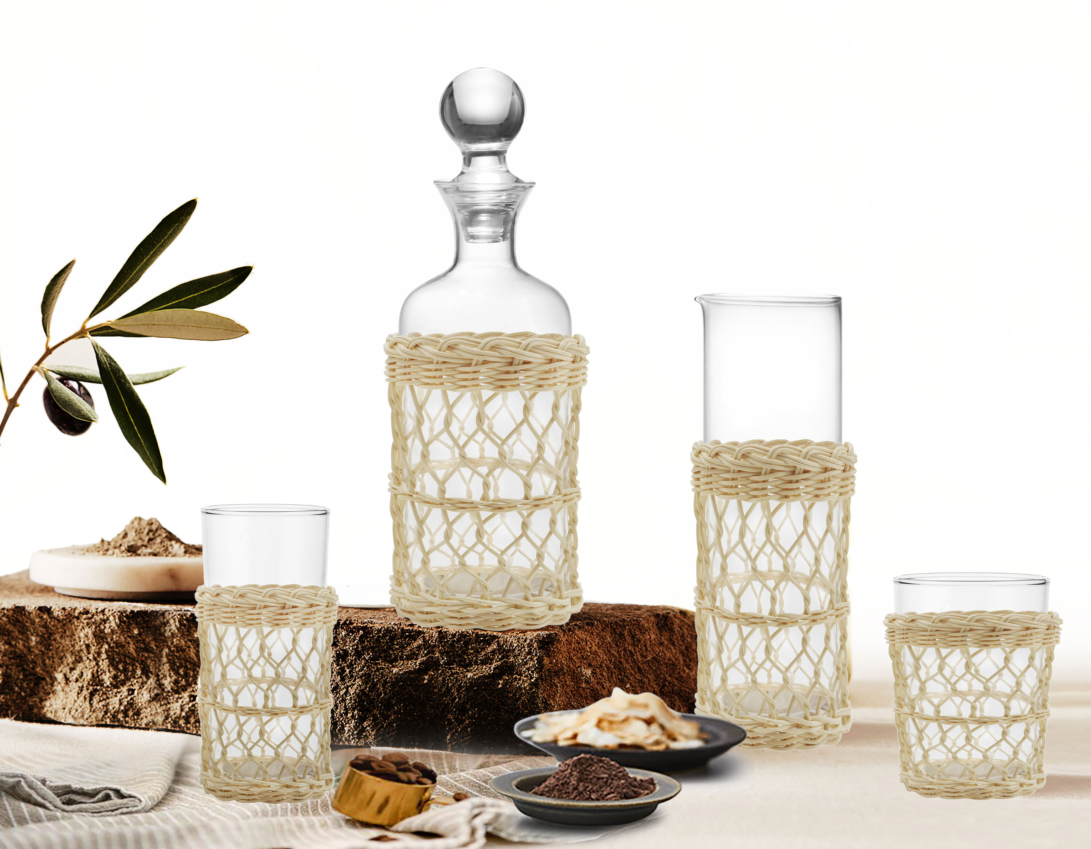 Weave glass cup new design Wholesale water glass cup with grass weave for beverage drinking