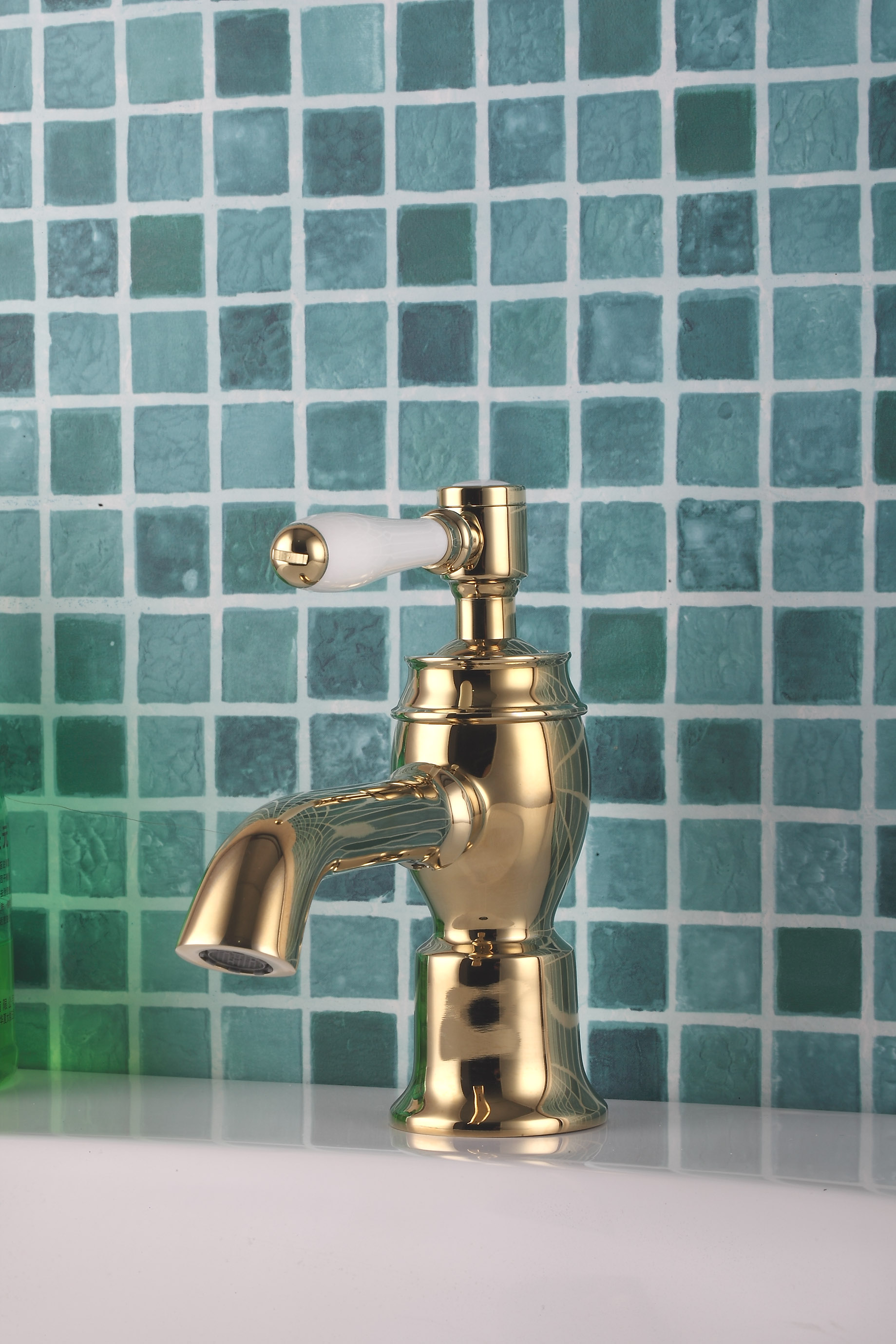 Customization classical brass deck mounted prevent ironing single handle classical tap faucet