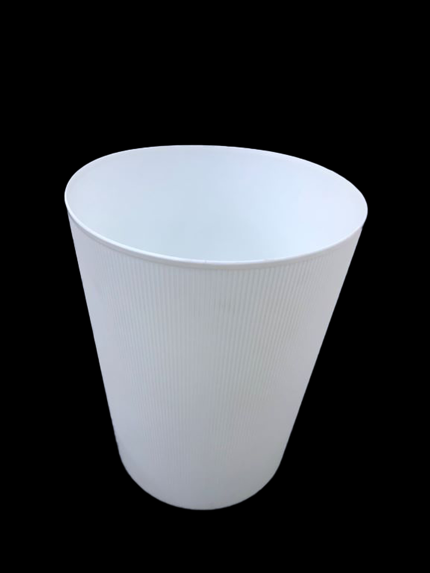 Garbage can