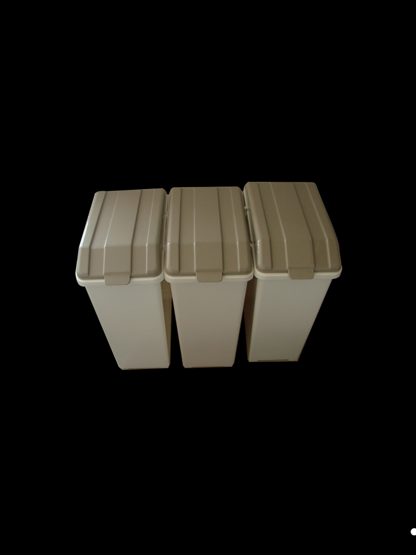 Garbage can