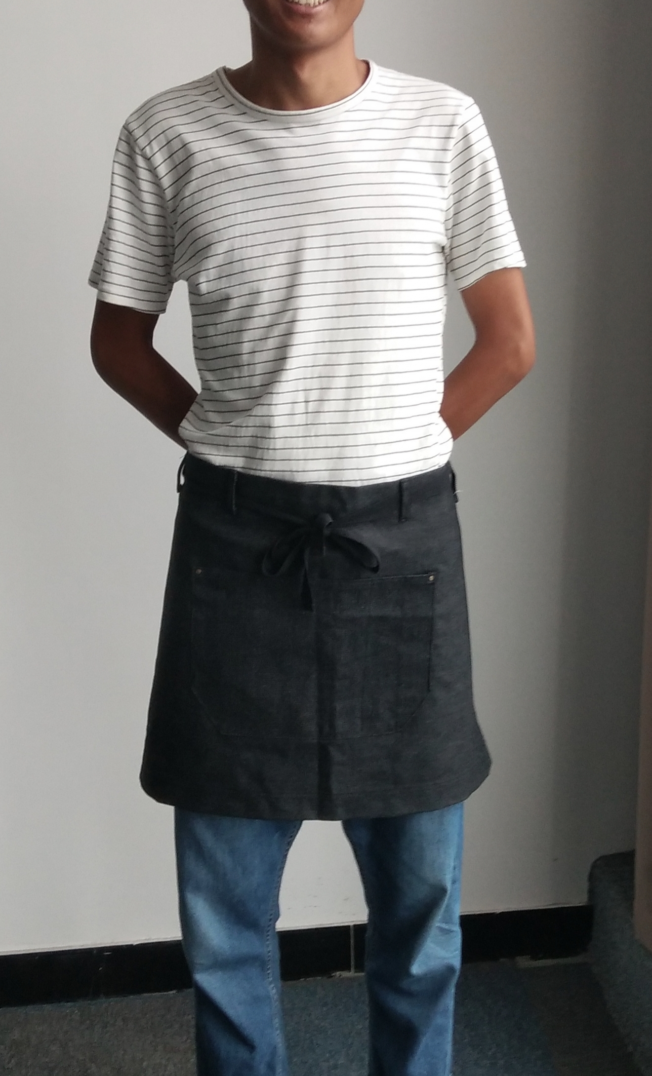 【Henan Lead】short bistro denim apron black server waist apron supplier restaurant bartender apron
