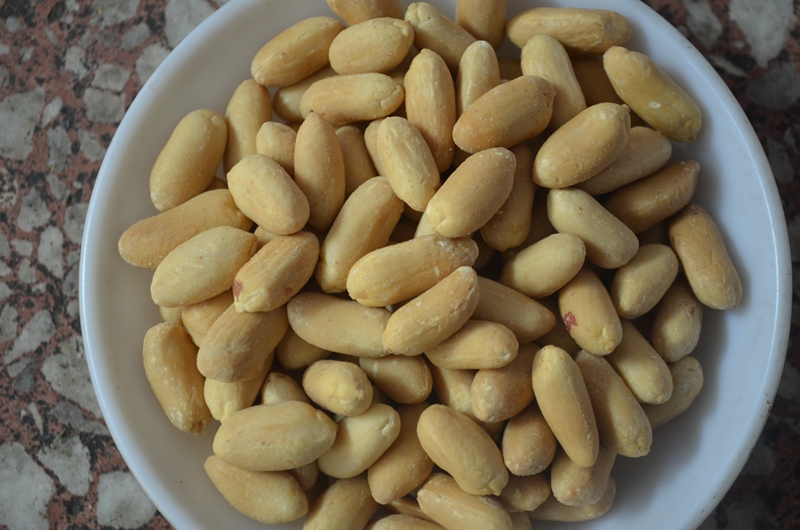 Blanched peanut